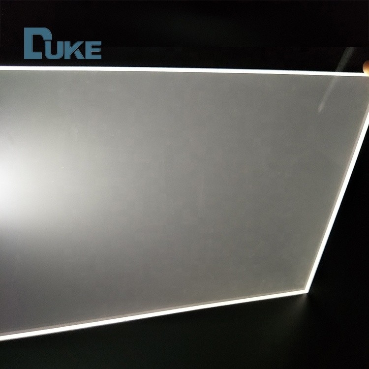 Transmittance lumineuse uniforme Nano LGP Bordure éclairée Surface lisse Plaque de guidage lumineuse acrylique transparente