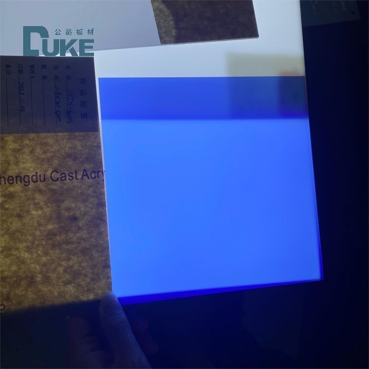 Panneau en plexiglas bleu et blanc Changement de couleur du panneau bleu Acrylique pour une utilisation nocturne