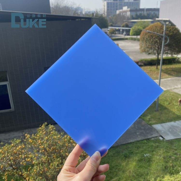 Panneau en plexiglas bleu et blanc Changement de couleur du panneau bleu Acrylique pour une utilisation nocturne