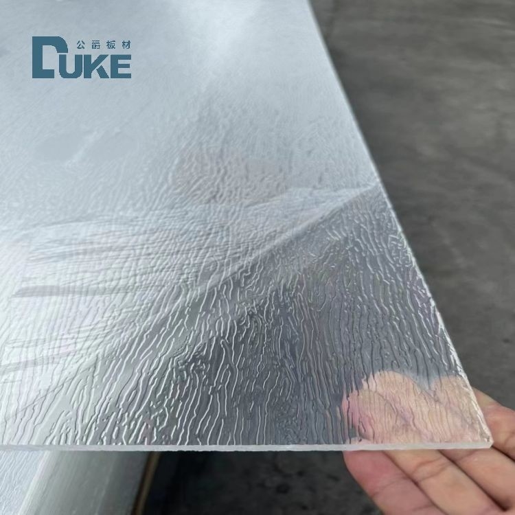 Plaque acrylique rayée en forme de V transparente texturée en pierre résistante aux produits chimiques, épaisseur de 6 mm et design durable