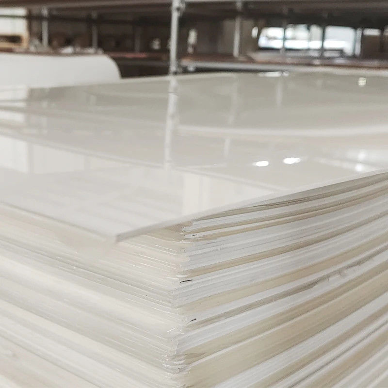 Panneau acrylique de coulée blanche de haute qualité en feuille de PMMA taillée sur mesure pour la production d'articles sanitaires de baignoire