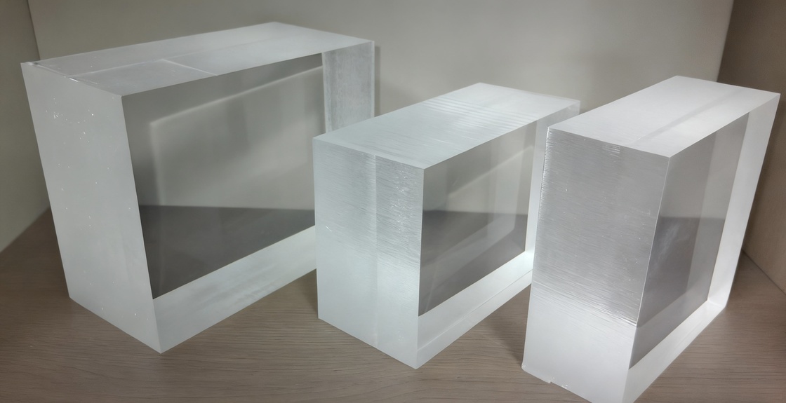 Système de panneaux muraux acryliques transparents pour piscine à bord infini Fabrication personnalisée et service de découpe CNC