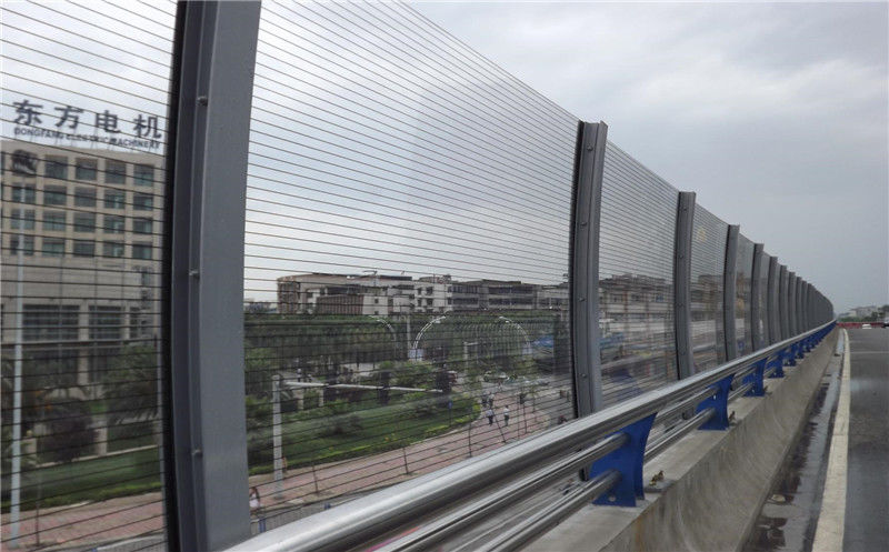 5mm-20mm Virgin MMA feuille acrylique coulée    Panneau acoustique résistant aux intempéries pour clôture barrière acoustique