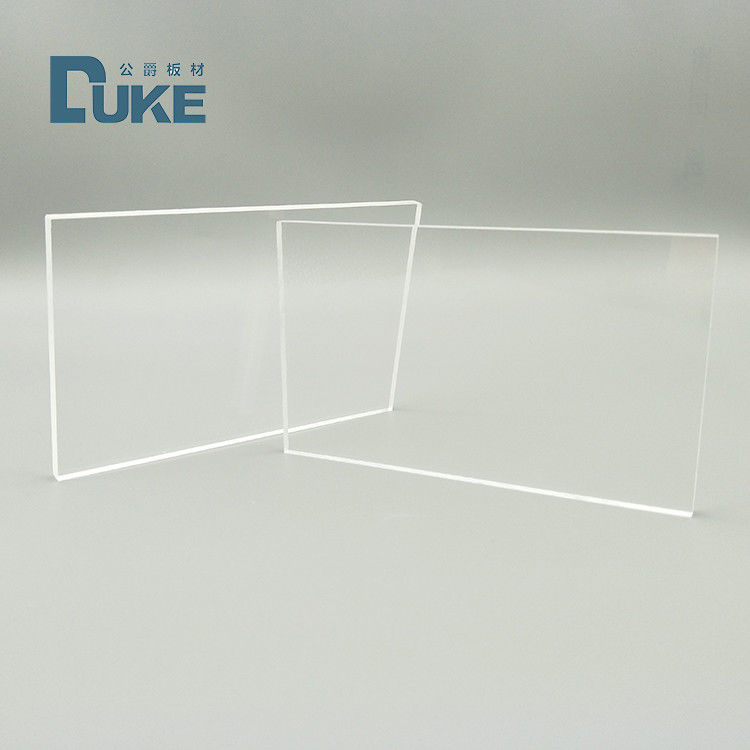 Panneau en plexiglas transparent à haute transmission lumineuse de taille standard 92% avec service de découpe laser personnalisé pour l'affichage