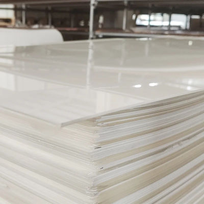 Panneau acrylique de coulée blanche de haute qualité en feuille de PMMA taillée sur mesure pour la production d'articles sanitaires de baignoire